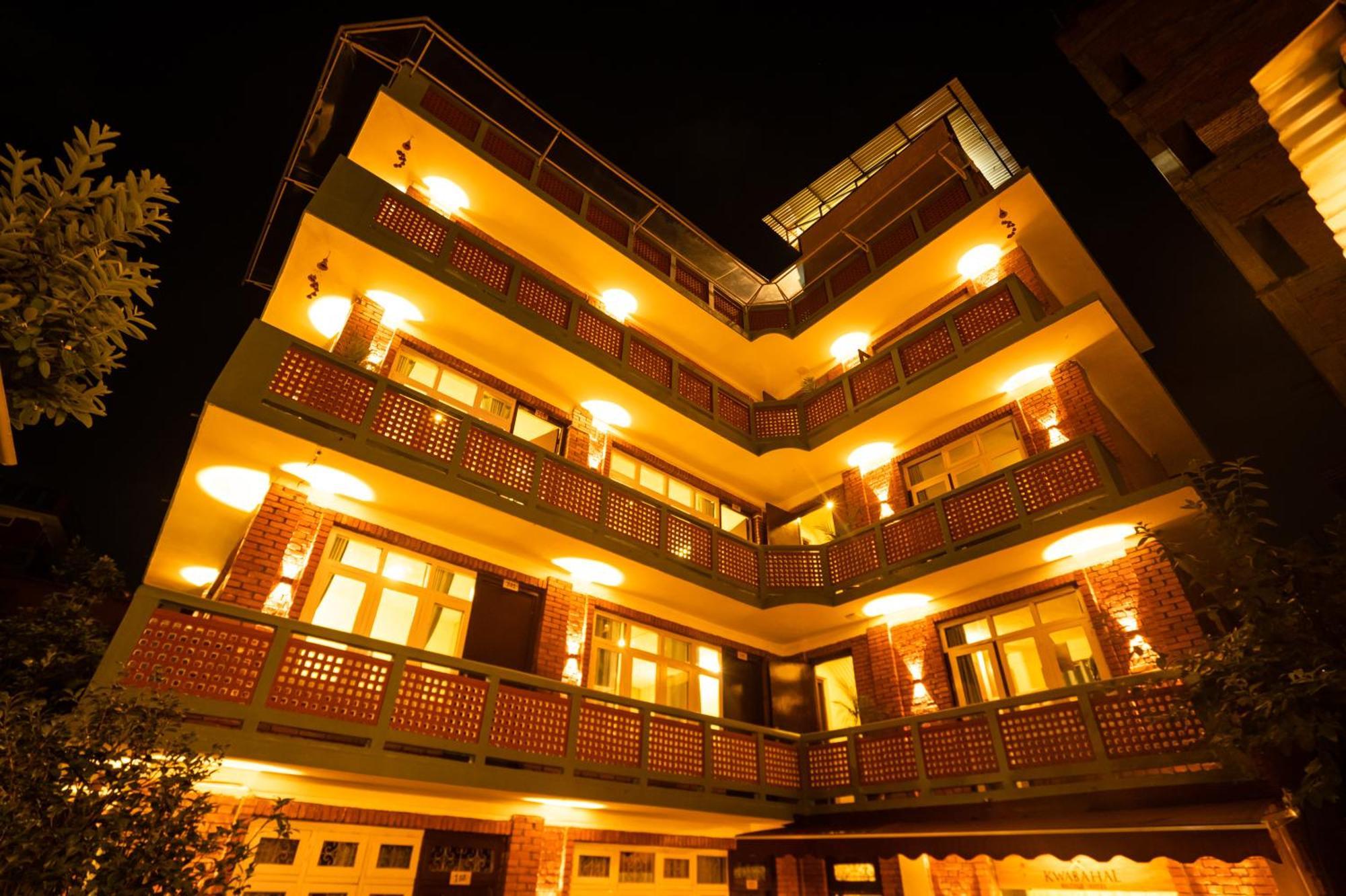 Kwabahal Boutique Hostel カトマンズ エクステリア 写真