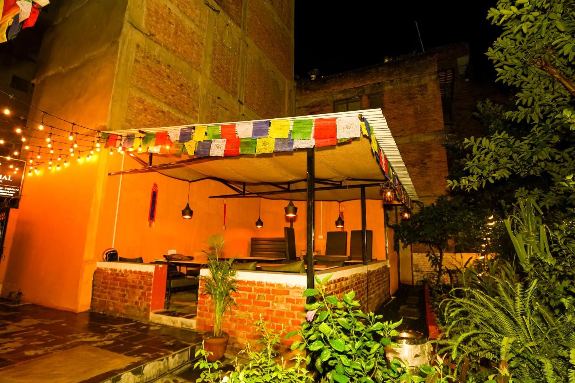 Kwabahal Boutique Hostel カトマンズ エクステリア 写真