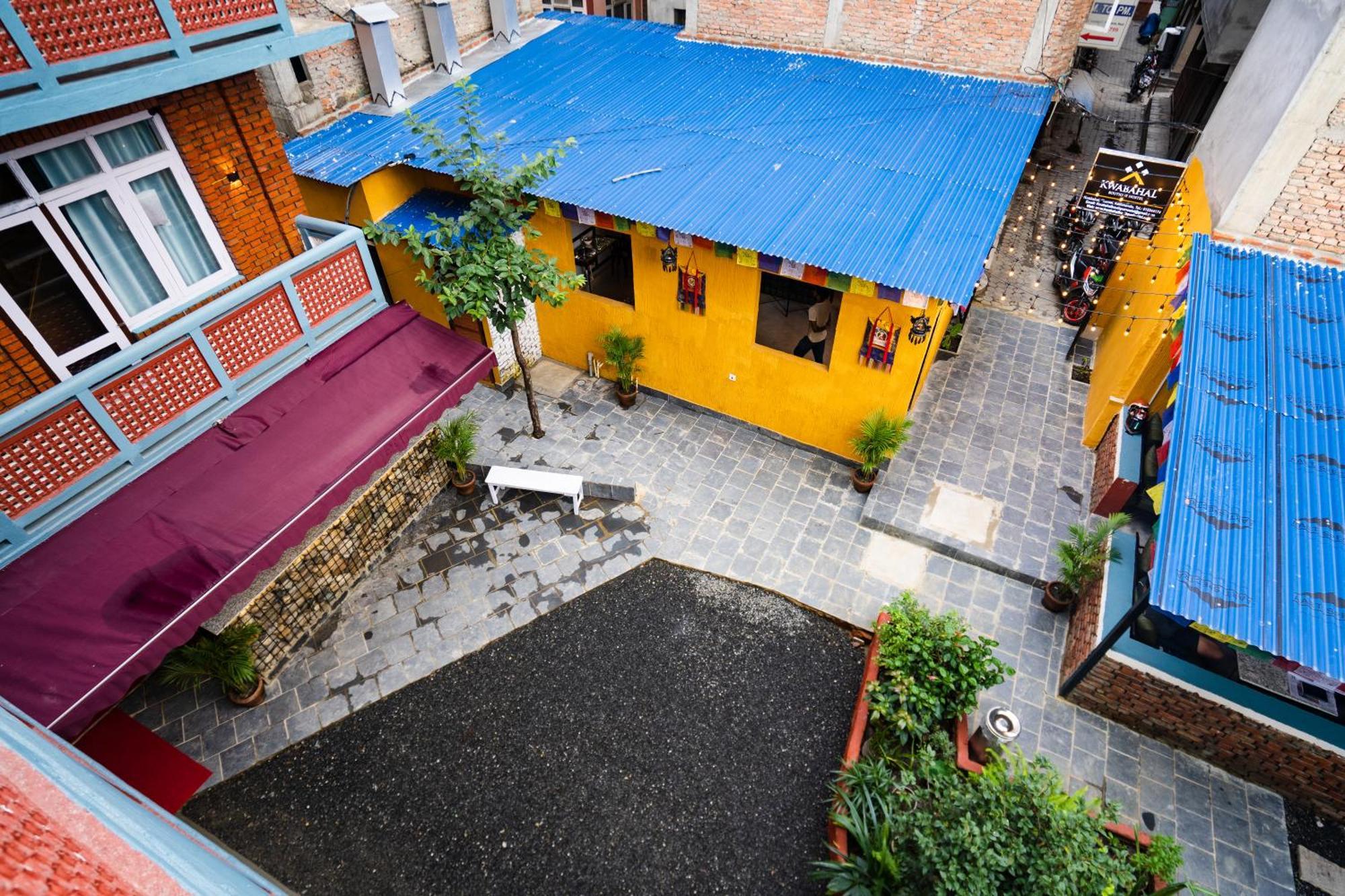 Kwabahal Boutique Hostel カトマンズ エクステリア 写真